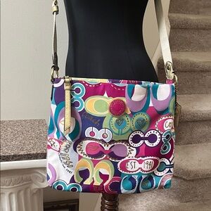 NWOT Coach Poppy shoulder bag.